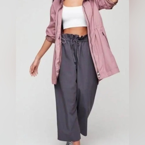 Aritzia The Group Babaton Kerri Pant-Paperbag Waist Wide Leg Cropped Pan… - Picture 1 of 13